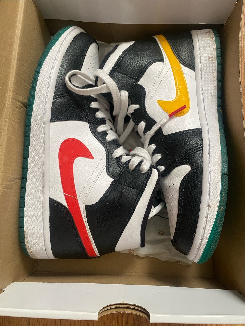 Women’s Air Jordan 1 MID